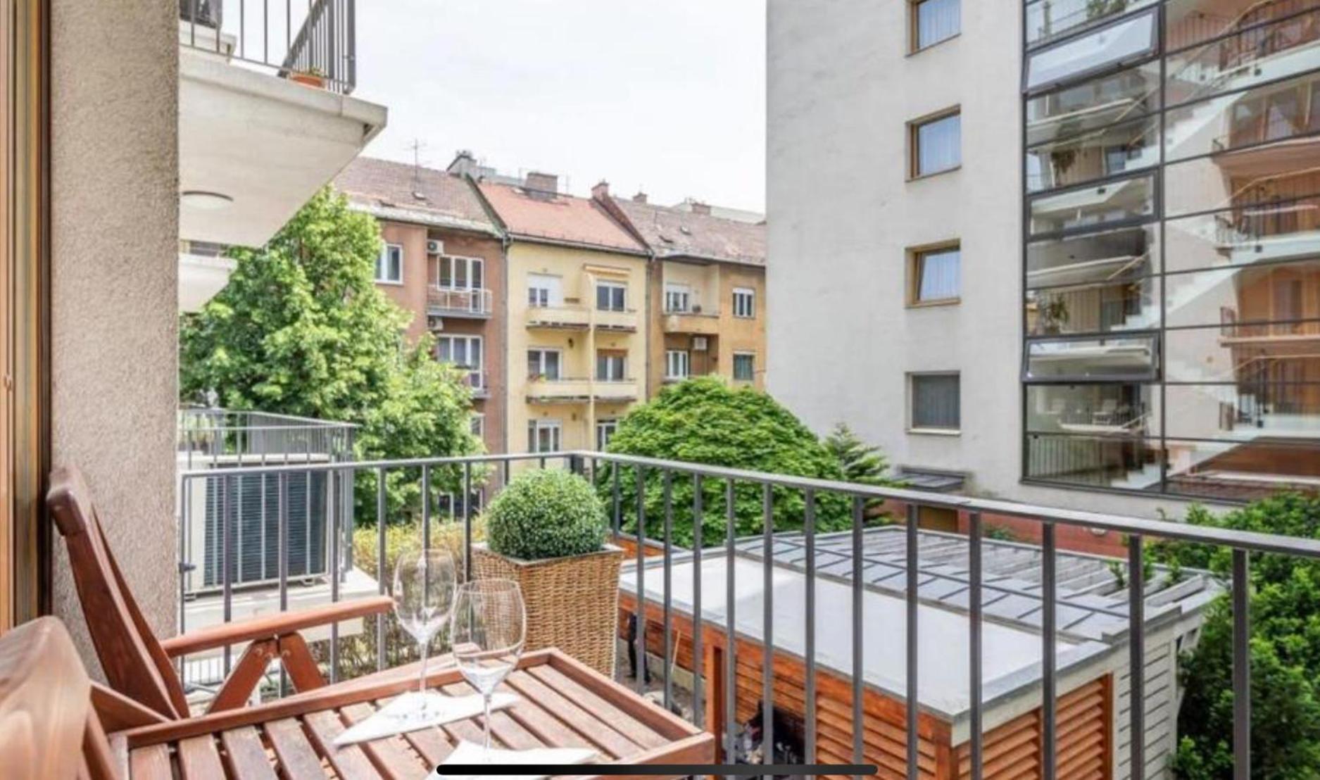 Apartament Buda Gem With Parking *